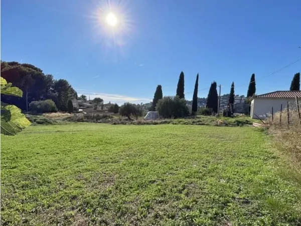 Terrain 564 m² Ollioules
