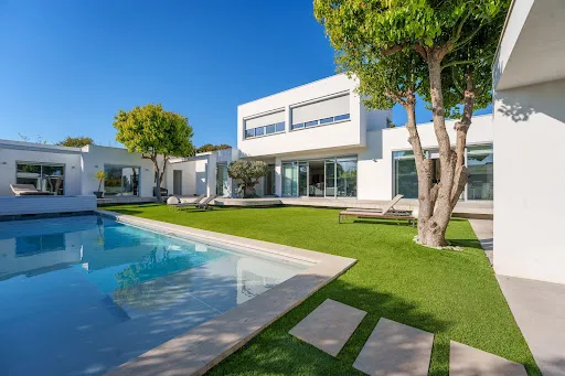 Maison 7 pièces 321 m²