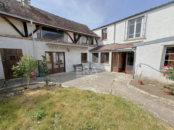 Maison de 180 m² en plein centre de Mormant