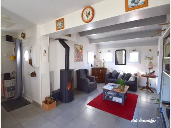 Maison à vendre 5 pièces LE BOIS PLAGE EN RE (17) de plain pied en parfait état à 2' de la plage et 