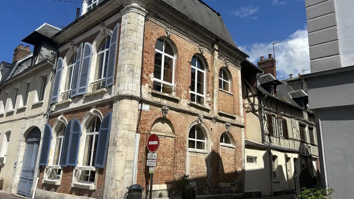 Photo 1