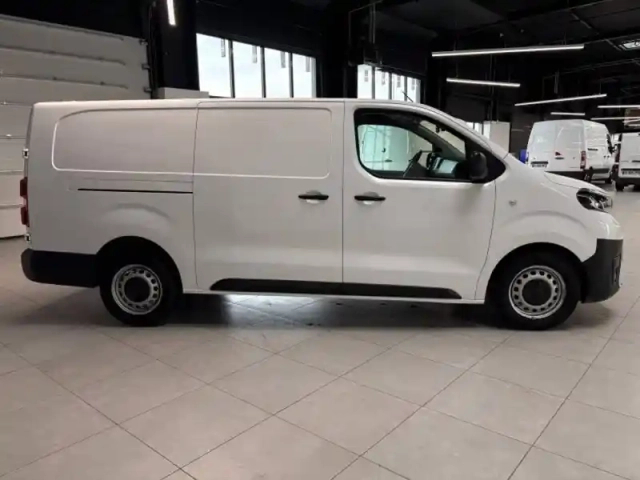 Toyota Proace medium 2.0 d-4d 140 business rc21 (16250?ht) — photo 4