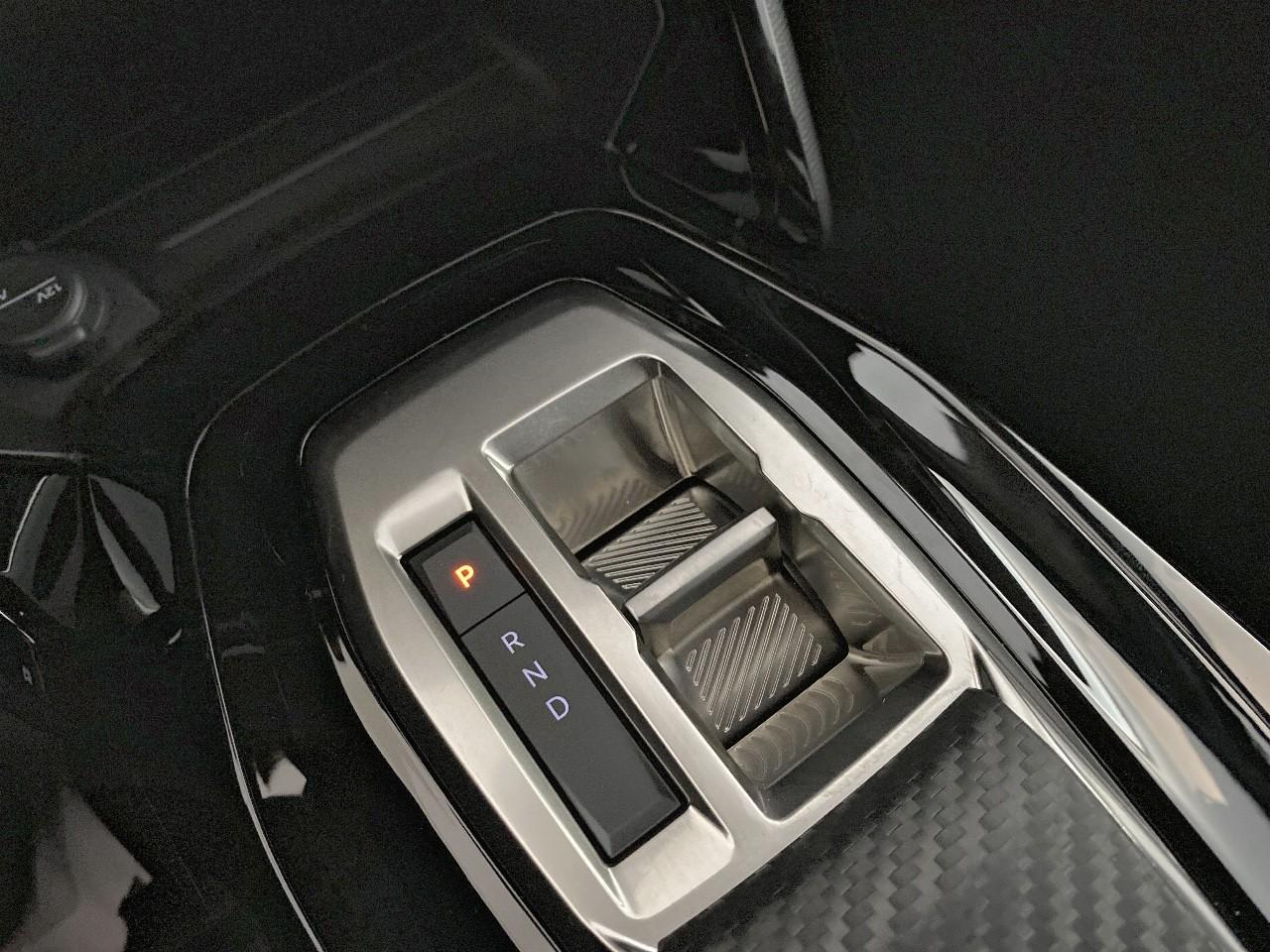 Peugeot 2008 hybrid 145 ch e-dcs6 allure — photo 15