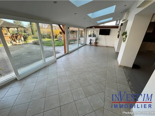 Maison St Genis Laval 7 pièce(s) 226 m2- Terrain 1672m².