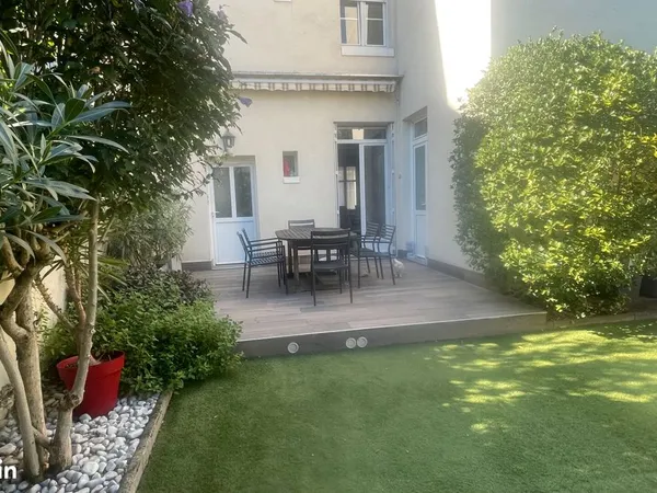 Maison 8 pièces 181 m²