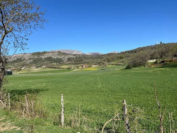 Terrain constructible 618 m²