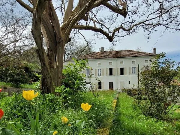Maison 11 pièces 281 m²