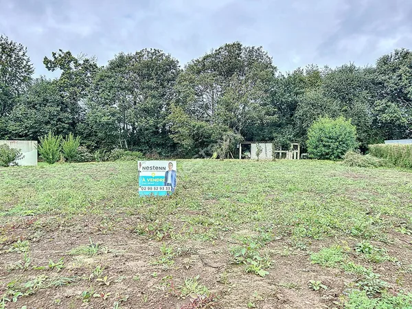 Terrain constructible et viabilisé de 1000 m² à seulement 9 min de Quimper et 4 min de Briec