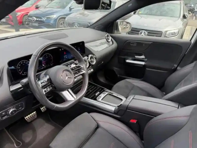 Mercedes Gla 200 d amg line — photo 32