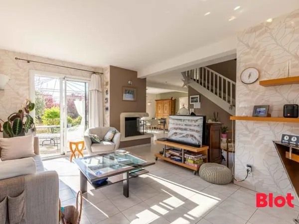 A vendre Blot immobilier maison Pacé de type 7 - 4 chambres - sous-sol complet - 160 m²