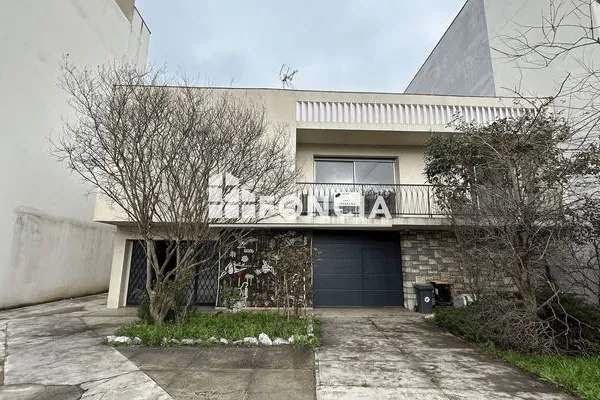 Local commercial 5 pièces 276 m²