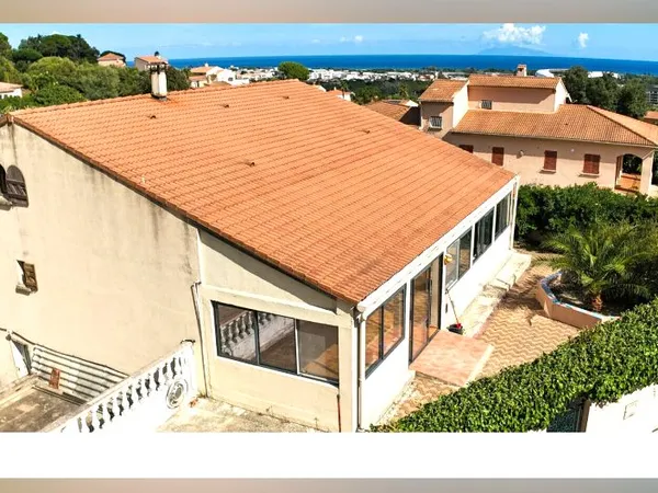Propriété 334 m² : Villa Principale + T4 Indépendant 163 m² - Fort potentiel -- Furiani