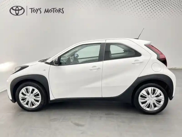 Toyota Aygo 1.0 s-cvt 72 dynamic — photo 2