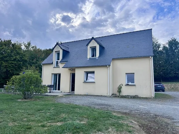 A LOUER - LA BOUSSAC - CAMPAGNE - MAISON - T5 - 4 CHAMBRES - 95.40 m² - JARDIN - GARAGE - GRENIER - 