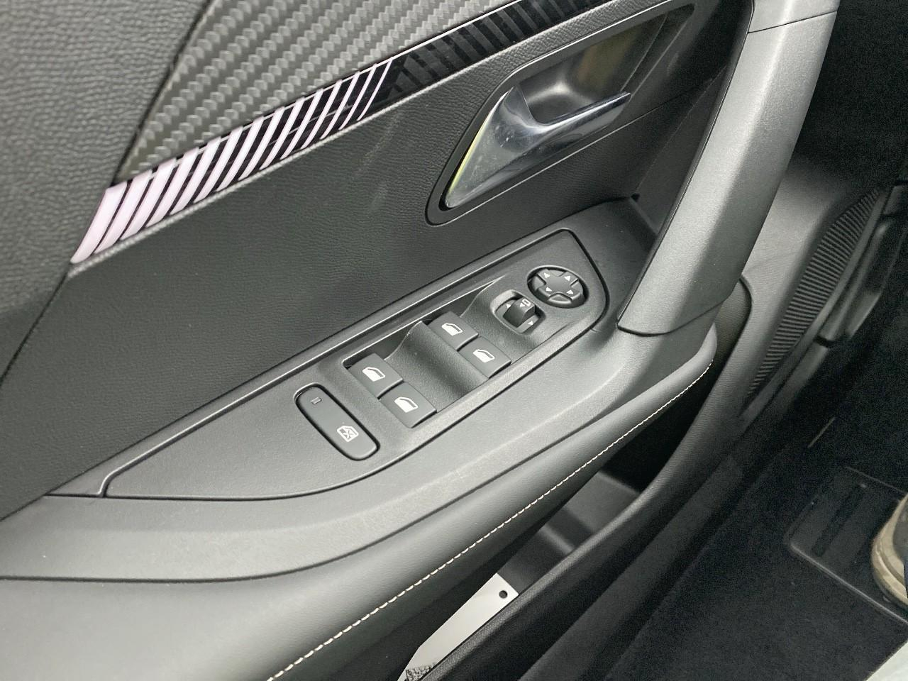 Peugeot 2008 hybrid 145 ch e-dcs6 allure — photo 20