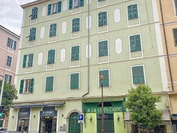 LOCAL PROFESSIONNEL COURS NAPOLEON