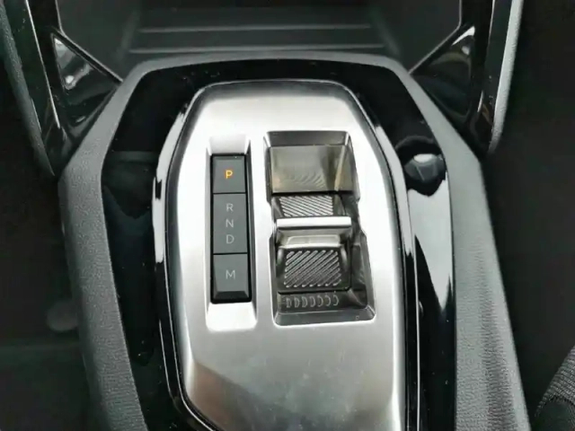 Peugeot 208 hybrid 100 e-dcs6 — photo 14