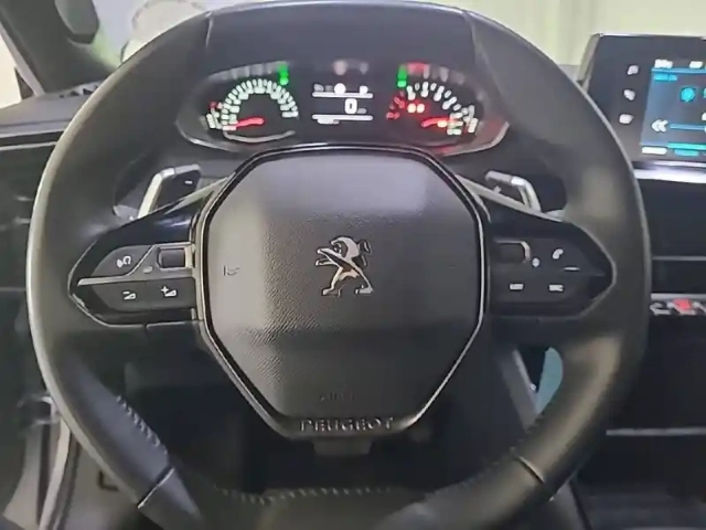 Peugeot 2008 puretech 130 s&amp;s eat8 — photo 30