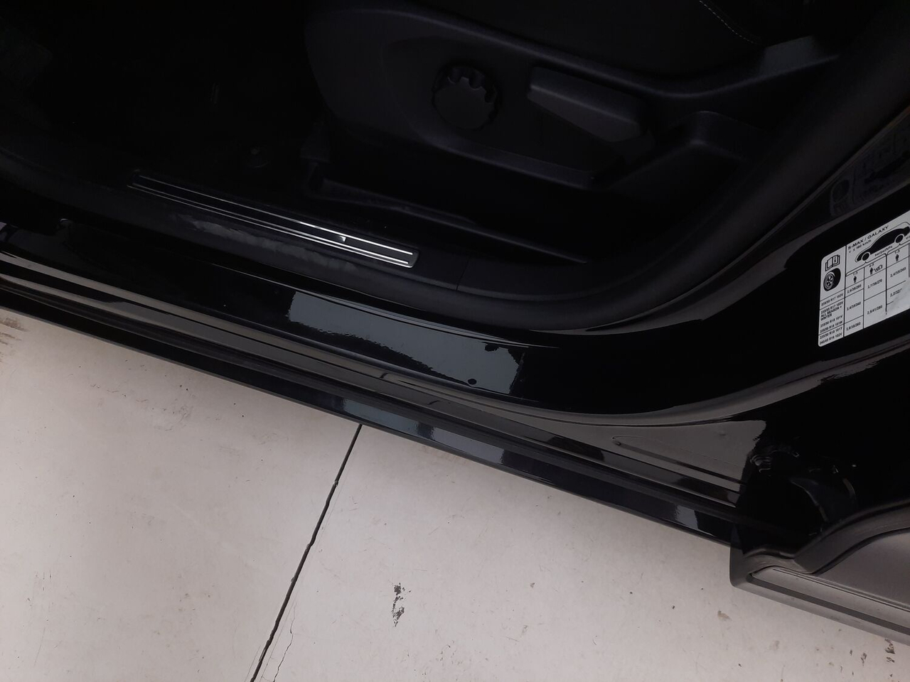 Ford S-Max — photo 10