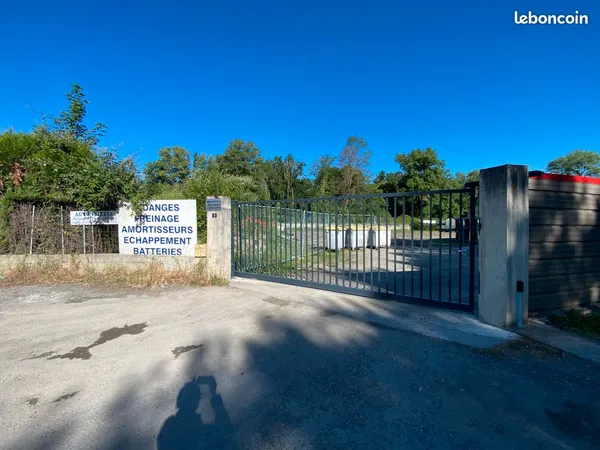 à louer - site professionnel à bagnères-de-bigorre