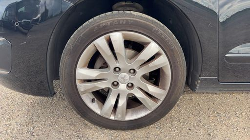 Peugeot 5008 1.6 HDI 115 - Allure – 2014 – 170056 km – Diesel – Boîte Manuelle — photo 14