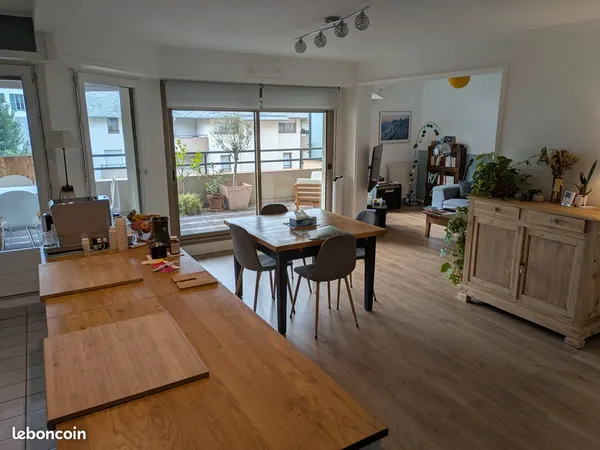 Appartement 80m2 centre ville avec parkings