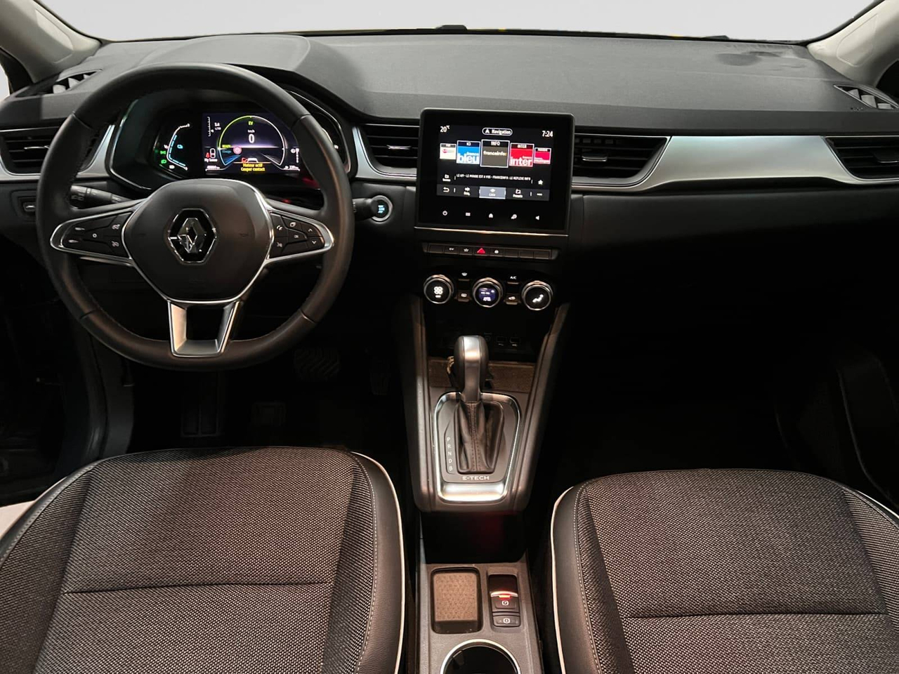 Renault Captur E-Tech full hybrid 145 — photo 14