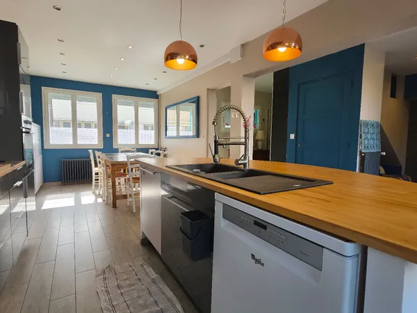 Maison Saint Nazaire 5 pièces, 4 chambres, agréable jardin clos - Quartier Dermurie