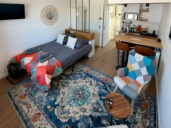 Studio rénové - centre-ville de concarneau - investissement clé en main
