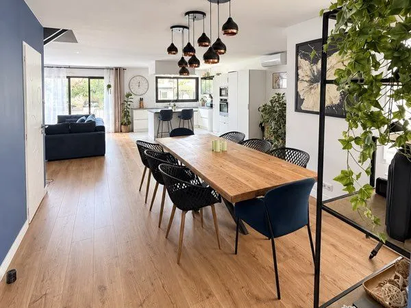 Maison contemporaine avec piscine
