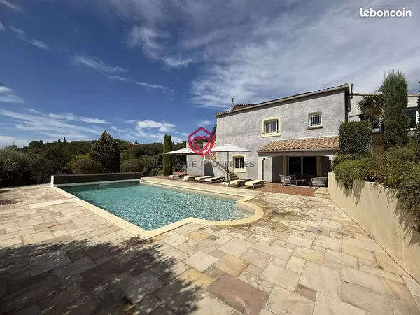 Propriété 9 pièces 264 m²