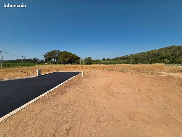 Terrain viabilisé libre constructeur Pierrefeu du Var