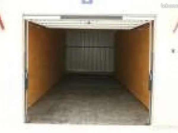 Garage/box 4 m² Corze