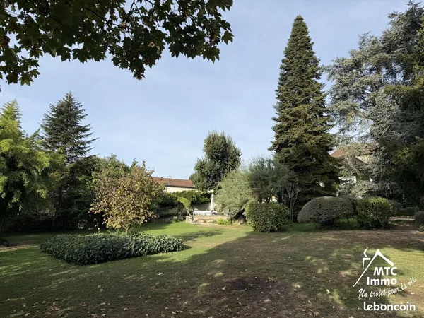 Terrain 1038 m² Satolas-et-Bonce