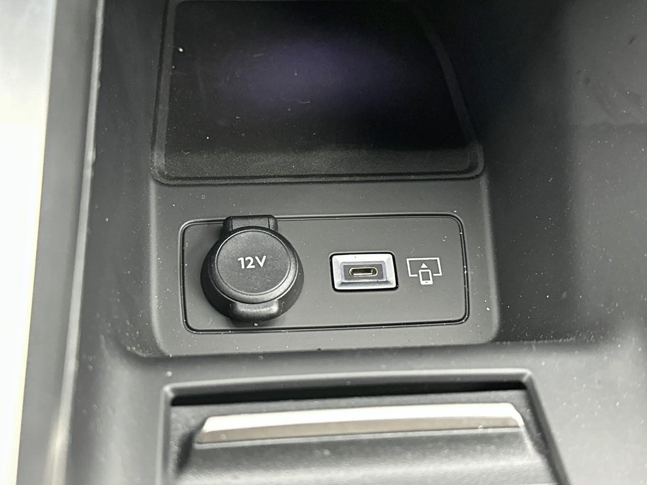 Peugeot 308 phev 180 e-eat8 gt — photo 32