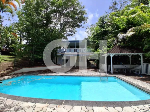 Villa 7 pièces 280 m²