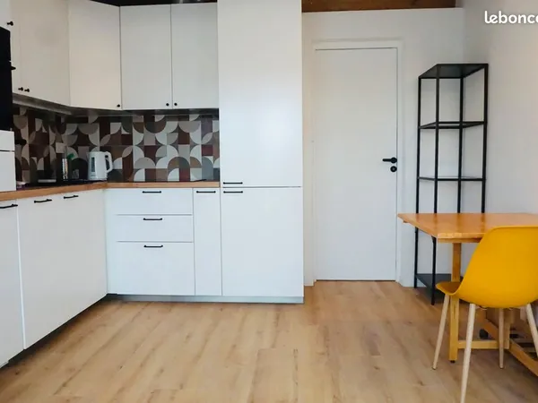 Bail étudiant · 2 pièces · 28 m² · Quartier Centre-ville (64600)