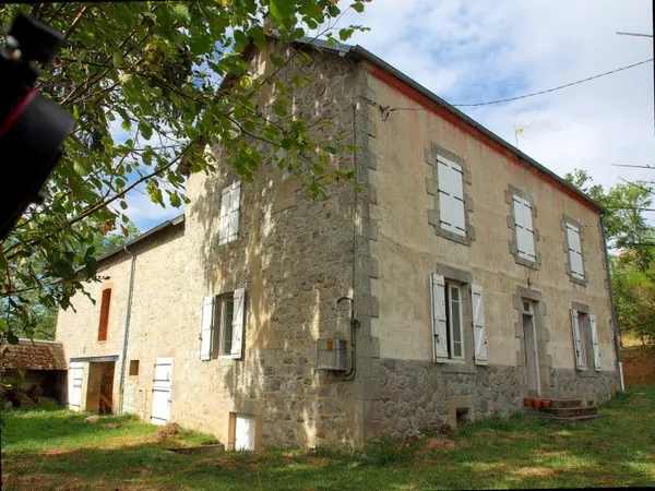 MAISON de pays sans vis-à-vis, Grange attenante sur 4000 m2 de