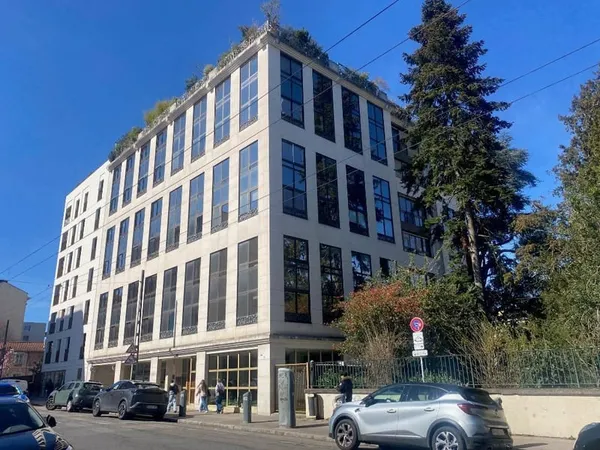 RUE HENON - T3 de 82m² plein sud à rafraîchir