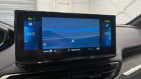 Peugeot 3008 HYBRID4 300ch GT Pack e-EAT8 — photo 18