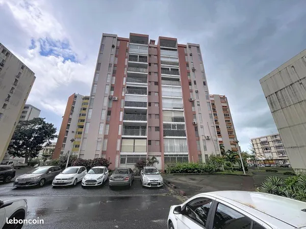 Appartement T3 fonctionnel et idéalement situé à Pointe-à-Pitre 130000