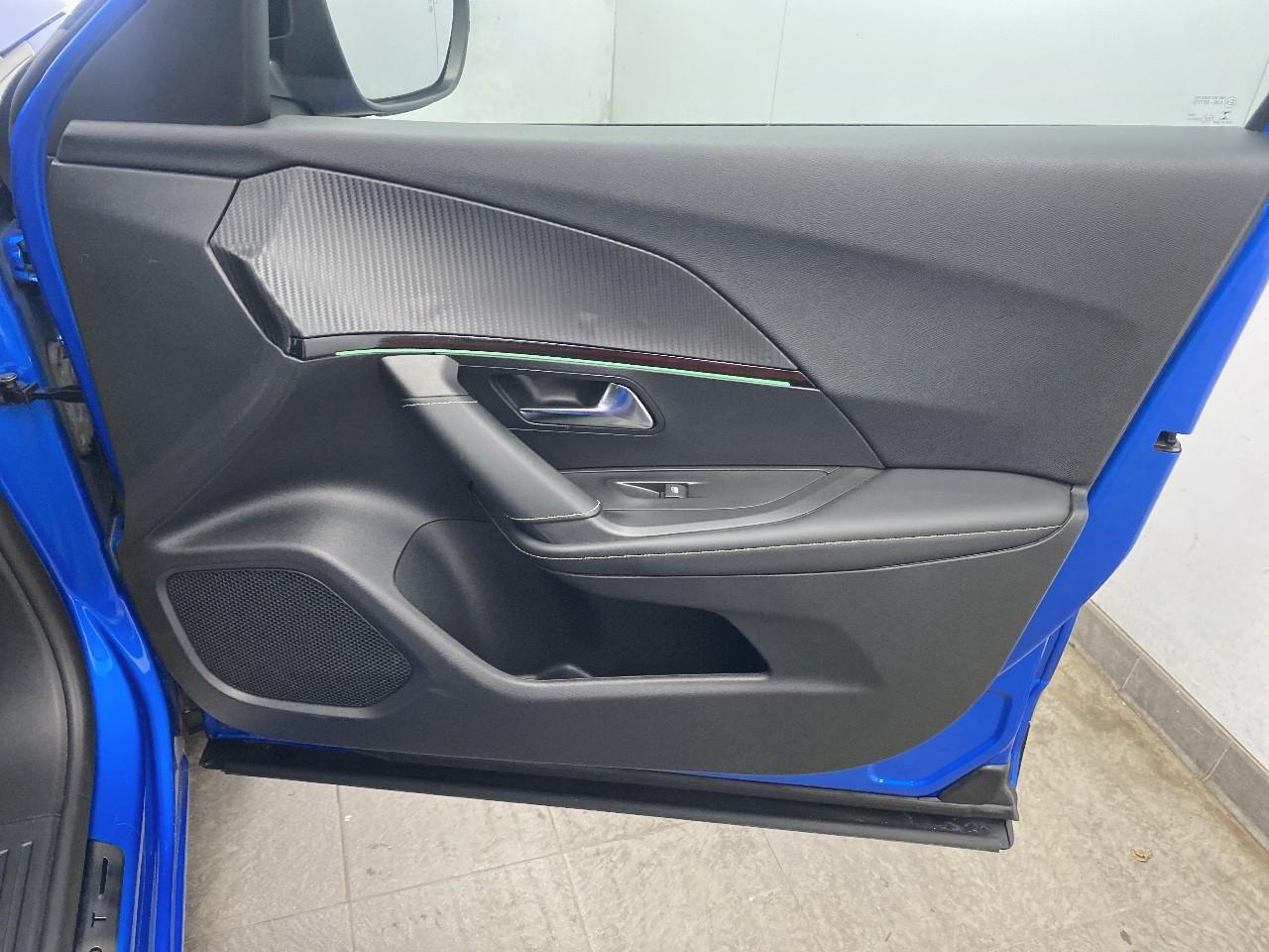 Peugeot 2008 puretech 130 s&s eat8 gt — photo 25