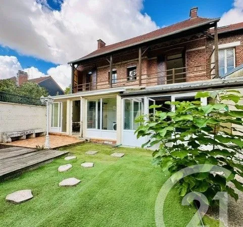 Maison 7 pièces 140 m²