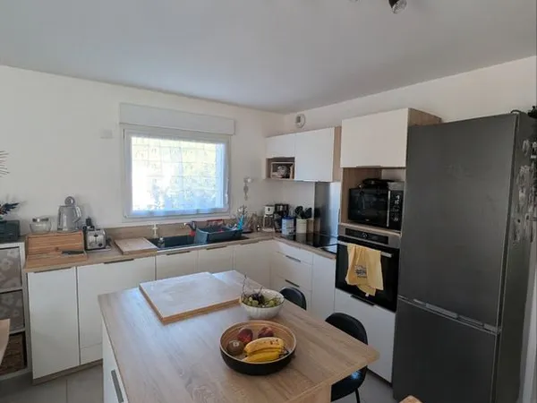 Bel appartement récent (2023) T3 de 61 m² avec grande terrasse - DOMÈNE
