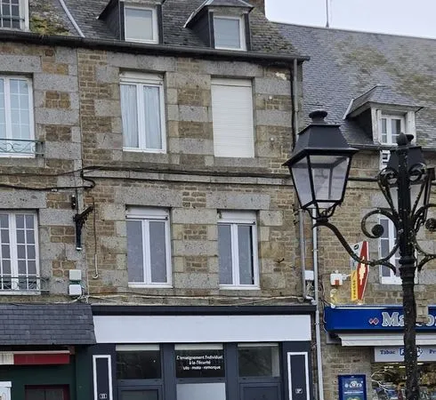 Vente maison centre bourg Athis avec commerce