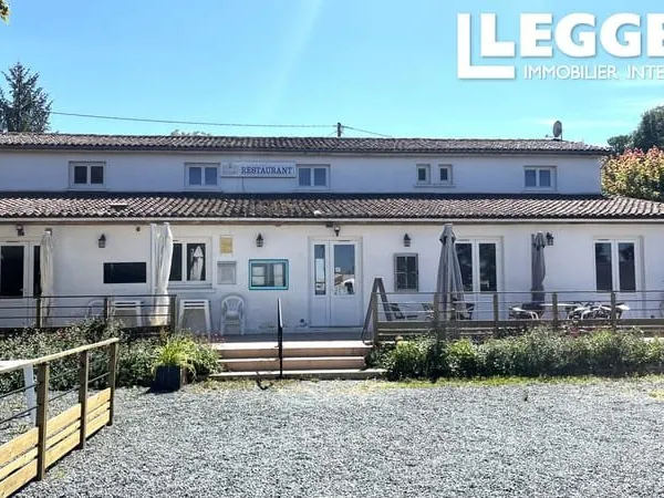 Vente d'un immeuble de 248 m2 sur un terrain de 1692 m2 à Archiac.