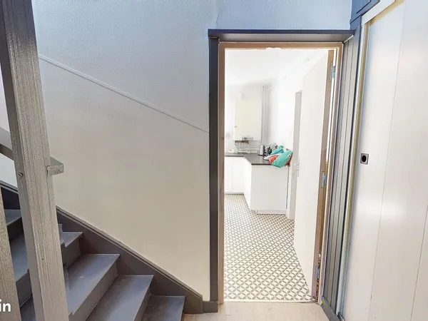 ALGRANGE - BEL APPARTEMENT 66 m² ENTIÈREMENT RÉNOVÉ AVEC JARDIN PRIVATIF DE 180 m²
