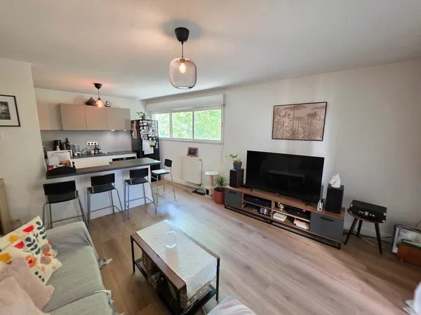 T2 avec terrasse et garage fermé