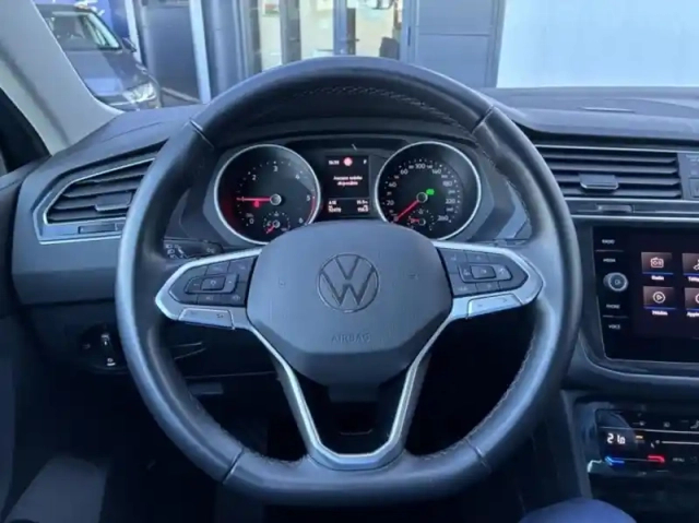 Volkswagen Tiguan 2.0 tdi 150ch life business dsg7 — photo 12