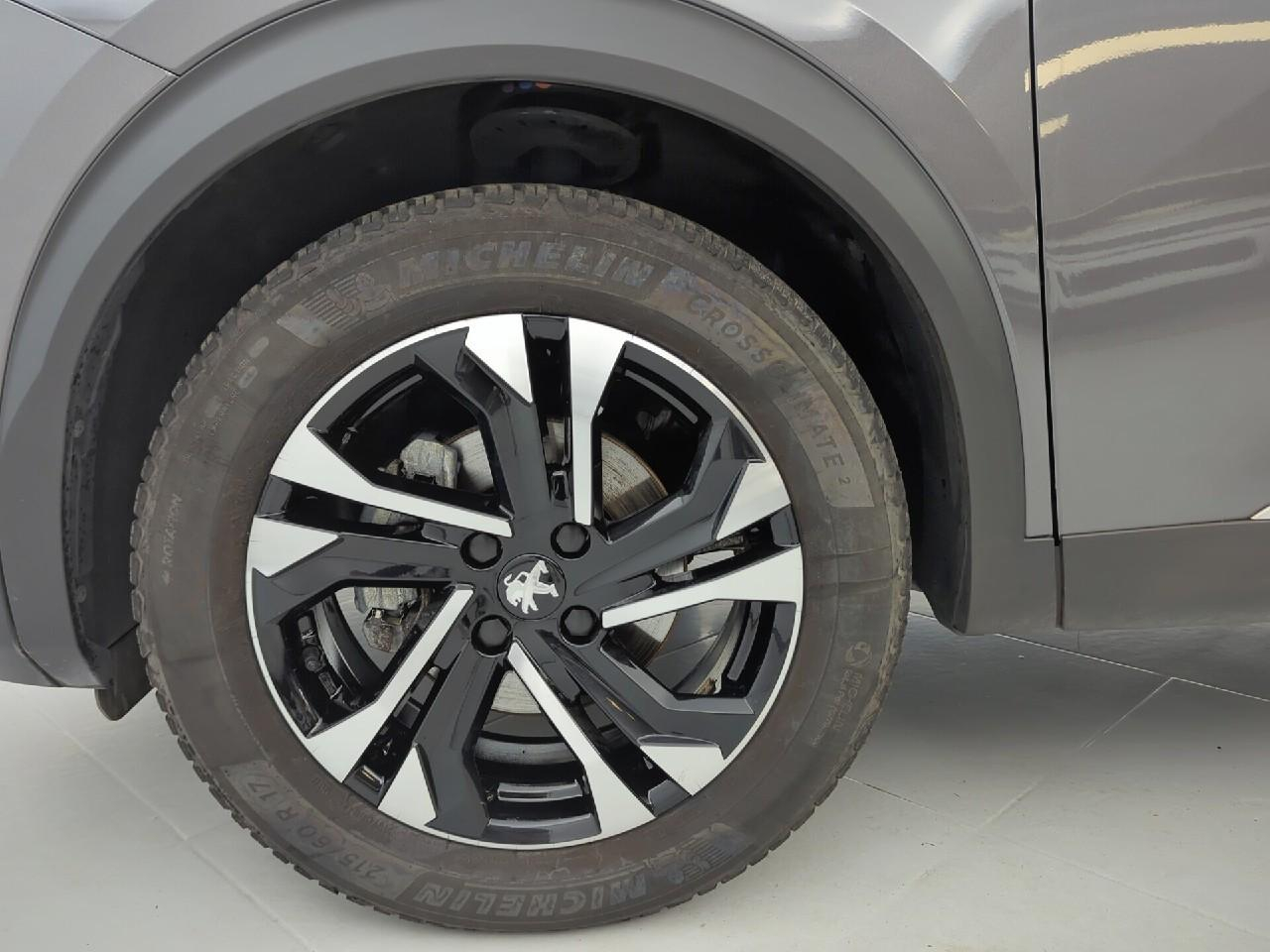 Peugeot 2008 puretech 130 s&s eat8 allure — photo 30